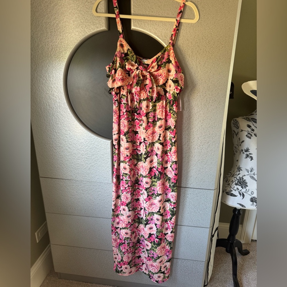 NWT Ophelia R Size Large Black with pink floral maxi dress